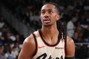 持續(xù)發(fā)揮！丹尼斯·詹金斯5記三分拿下19分3板8助1斷