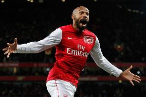 TA：球員版長袖球衣全面回歸，除功能性外也注重風(fēng)格和個人表達(dá)