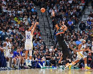 勇士VS馬刺裁判報(bào)告：1次漏判福克斯推人犯規(guī) 對(duì)勇士不利