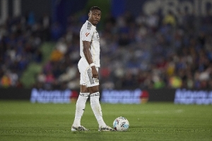 阿斯：阿拉巴明白需要證明自己身體狀況穩(wěn)定，才有機會留在皇馬