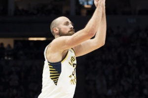 攻防都奇兵！赫夫替補(bǔ)27分鐘 13中7&三分9中4砍20分5板4助3帽