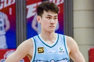 最強二輪秀！媒體人：當年腿部骨折 王睿澤單腿堅持練習三分投射