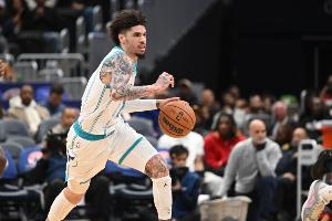 美記：拉梅洛·鮑爾對黃蜂的不滿日益加劇 并愿意接受交易離隊！