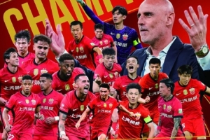 中超官方發(fā)布海港奪冠海報(bào)：團(tuán)結(jié)一心淬煉成金，三連奪冠鑄就傳奇