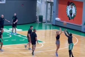 夏聯(lián)楊瀚森學習英語花絮！真的會忍不住笑出來