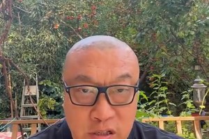 楊毅：加索爾在去湖人前，很多人形容他娘們唧唧，和德克比不了