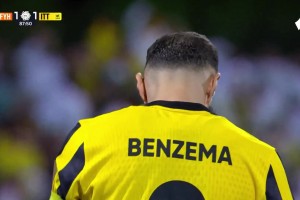 背鍋！本澤馬88分鐘點球被撲錯失絕殺機會！