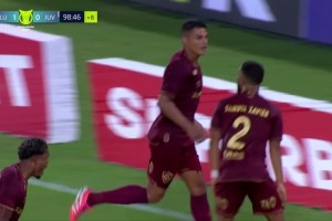 老兵精神！41歲仍決定比賽！蒂亞戈-席爾瓦凌空側(cè)鉤雜耍絕殺