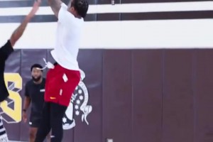 這是你最喜歡的一支美國隊(duì)嗎？哈登庫里歐文濃眉默契配合！