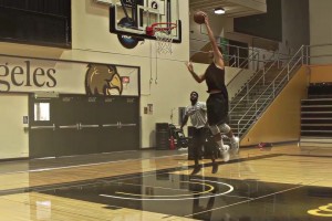 完美的肌肉線條！易建聯(lián)多年前在洛杉磯的個(gè)人訓(xùn)練！