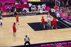 球迷實拍！阿萊格里在場邊呼叫球員登場