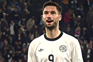 當年的最強11人！不懂就問，這套陣容放到現(xiàn)在什么水平？