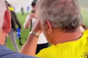 此前元老賽巴西8:3意大利：巴喬攙扶濟(jì)科入場，獨(dú)狼上演帽子戲法