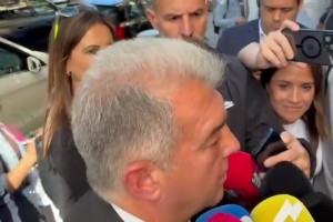 拉波爾塔昨天表示：讓皇馬說他們想說的吧，我們會(huì)去邁阿密比賽