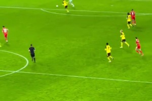 挑射的神！單刀挑射能如此輕松寫意的，現(xiàn)役也就梅西了吧！