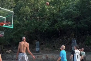 上一箱退十一瓶！朱芳雨：曾凡博被裁很遺憾，NBA競爭非常激烈！