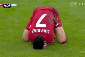 離大譜了薩拉赫曾傳球迪亞斯錯(cuò)失超級(jí)大單刀，詹俊都無(wú)語(yǔ)了