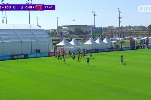 直接打花了！U17中國女足4-0領先出線在望，宋語后點破門