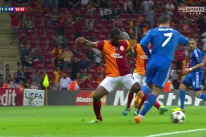 狀態(tài)全盛時(shí)期的C羅有多強(qiáng)？C羅踩單車戲耍過人爆射破門戴帽！