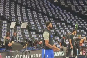 看來恢復(fù)得很不錯(cuò)！歐文賽前投籃熱身訓(xùn)練，汗水已濕透衣服！