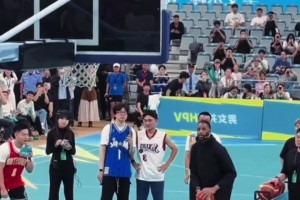 麥迪演砸了！現(xiàn)身上海交大，秀3分6投不中，35秒13分的神退了...