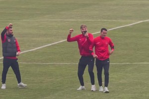 自己不爭氣??！賽前蓉城球員得知海港輸球后高興壞了