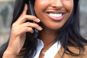 近距離欣賞科比大女兒的顏值 真的既像瓦妮莎又像科比！