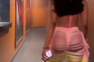 這是被榨干了？克萊開季狀態(tài)不佳，女友馬冬梅身材炸裂！