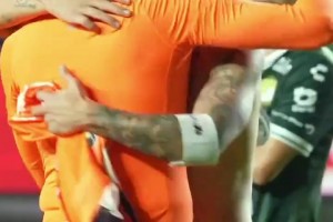 都是當(dāng)年的功臣！兩位皇馬舊將J羅和納瓦斯墨超聯(lián)賽再相遇......