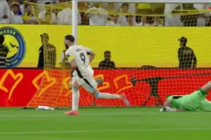 勝利0-1落后！吉達(dá)聯(lián)合快速反擊，本澤馬第15分鐘破門！