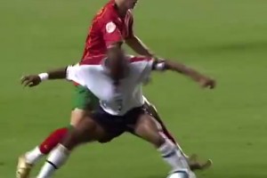 神跡！梅西和馬拉多納的神同步時(shí)刻！兩代球王的命運(yùn)傳承！