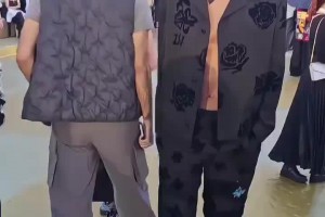 里面啥也不穿？貝林厄姆參加LV活動(dòng)這身造型如何評價(jià)