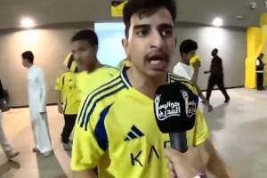 暴怒的勝利球迷咆哮：我們想要的是獎(jiǎng)杯，而不是SIUU！