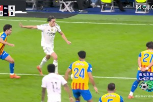 太逆天了！卡雷拉斯不講理世界波破死角，兩位解說驚呆了