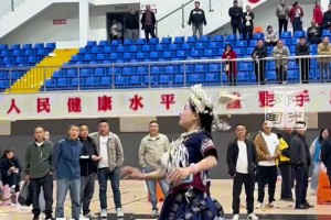 華金-科雷亞不僅拿下了C羅前女友，還搶走了C羅的獎杯和資格！