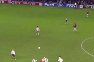 絲滑操作！曼聯(lián)C羅連續(xù)顛球突破三人合圍！