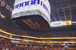 狂噓！上賽季在太陽(yáng)領(lǐng)5000萬(wàn)的比爾，回菲尼克斯被全場(chǎng)球迷噓