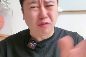 保羅·喬治和賈里德·麥凱恩一起進(jìn)行了全場(chǎng)跑動(dòng)接球三分訓(xùn)練...