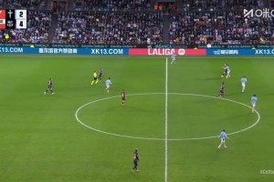 補(bǔ)時(shí)染紅！德容拼搶時(shí)踩到阿斯帕斯，兩黃變一紅被罰下場