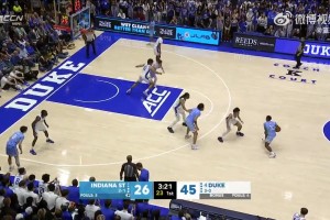 明年狀元熱門！卡梅隆-布澤爾居然來了一個搶斷后暴扣！