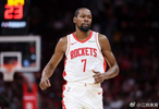 KD31分火箭輕松取勝！替補老將制霸內(nèi)線19分鐘狂搶8個前場籃板