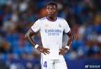 明夏離隊！羅馬諾曝皇馬不會續(xù)約阿拉巴5年伯納烏生涯名利雙收