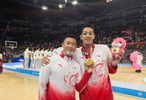 賀希寧全運(yùn)奪金后贈母，軍人家庭鑄就籃球路